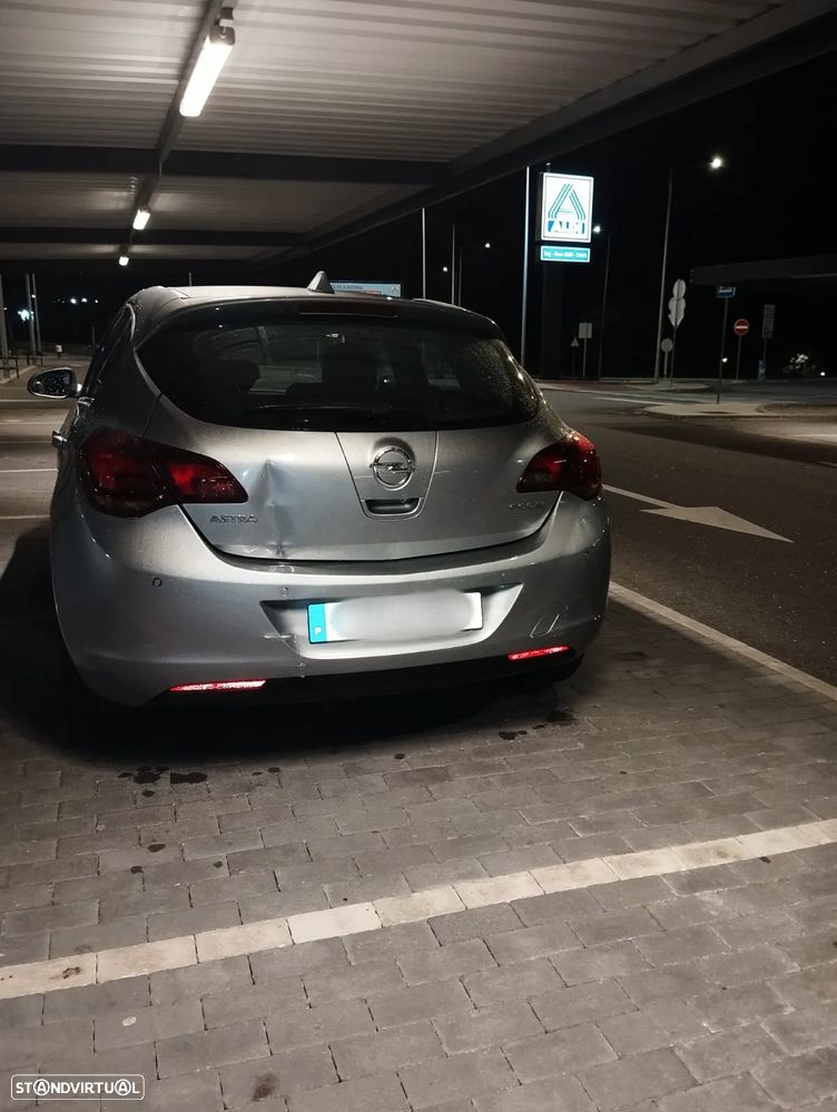 Opel Astra 1.3 CDTi Cosmo - 4