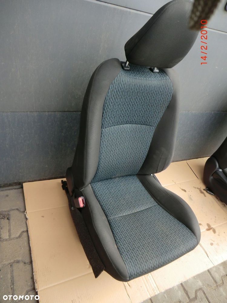 TOYOTA YARIS III 12-18 5D FOTELE PRZÓD  TYŁ KOMPLET EUROPA - 5