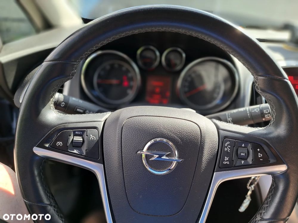 Opel Astra 1.4 Cosmo - 9