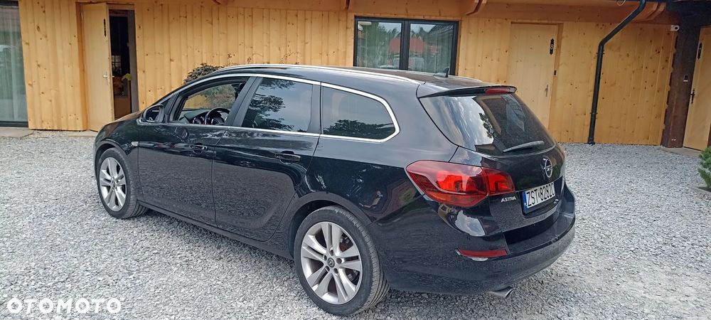 Opel Astra 2.0 CDTI DPF Cosmo - 3