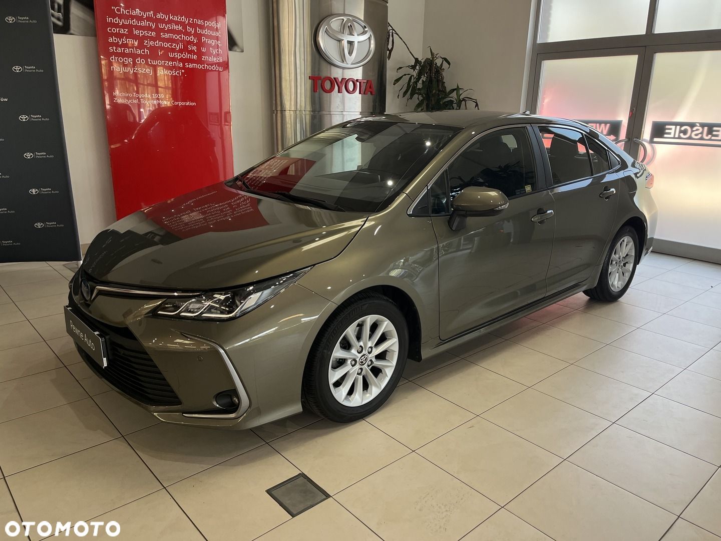 Toyota Corolla 1.8 Hybrid Comfort - 1
