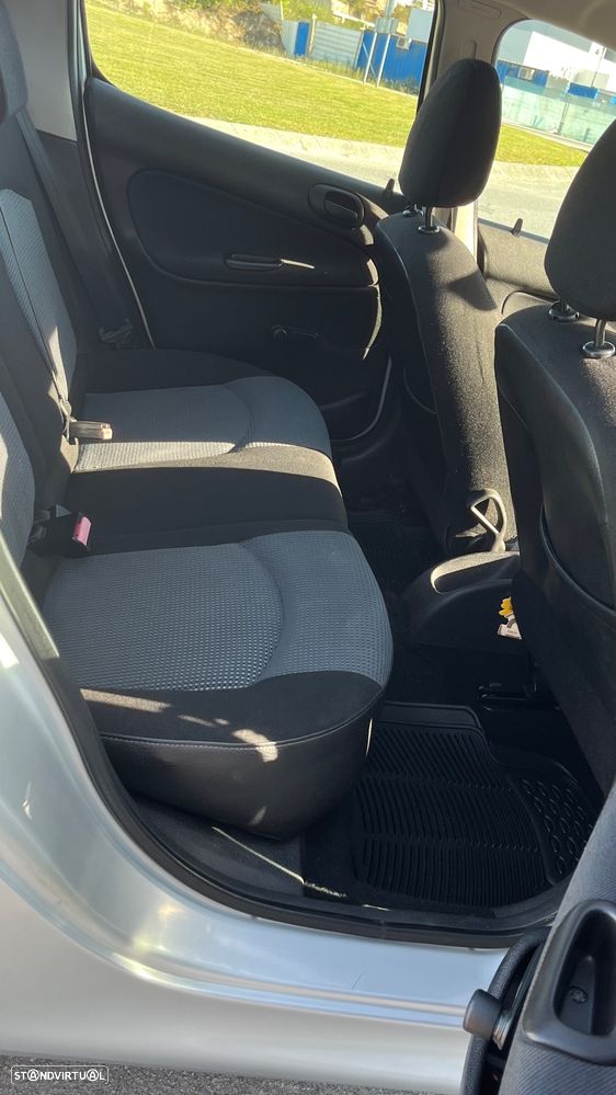 Peugeot 206 1.1 Color Line - 15