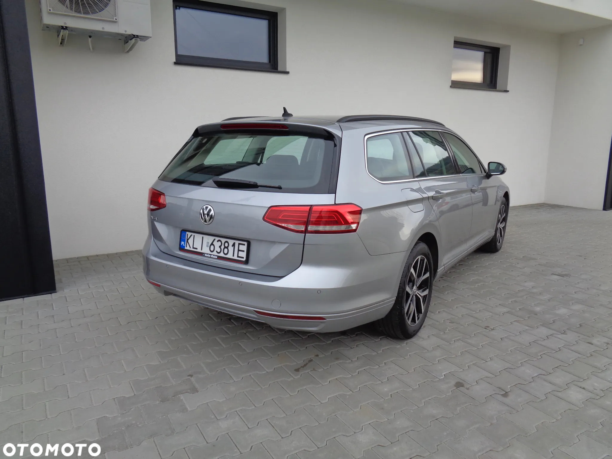 Volkswagen Passat - 4