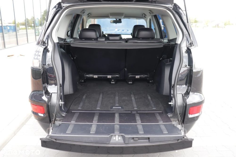 Mitsubishi Outlander 2.0 2WD Invite - 32
