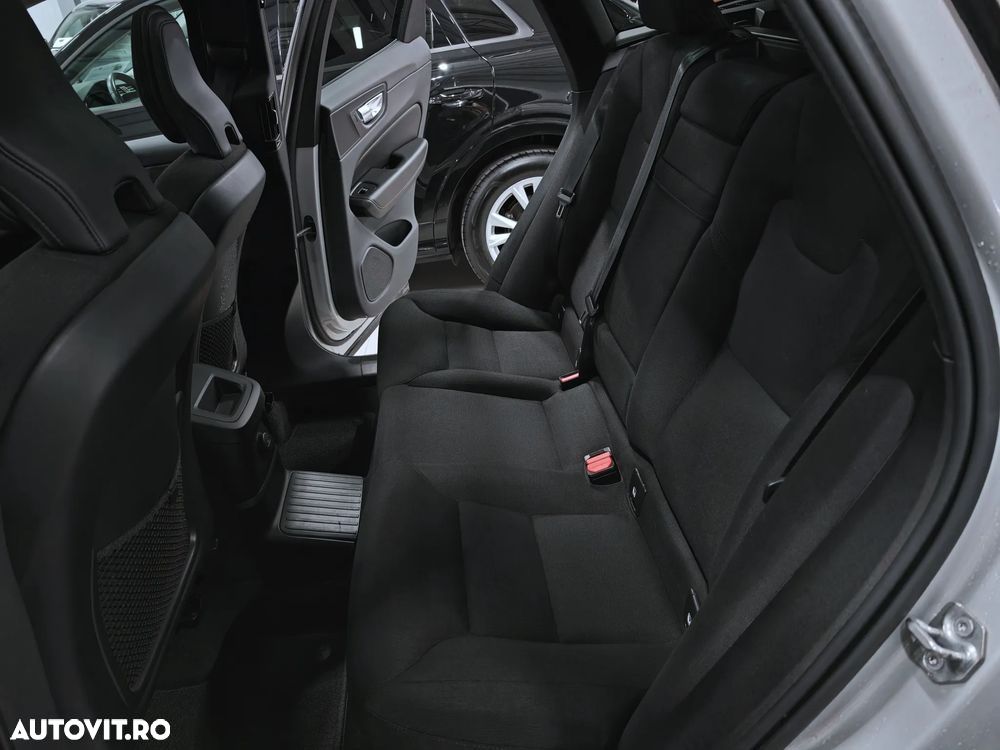 Volvo XC 60 T6 AWD Recharge Geartronic Inscription - 28