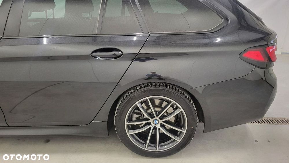 BMW Seria 5 520i mHEV M Sport sport - 9