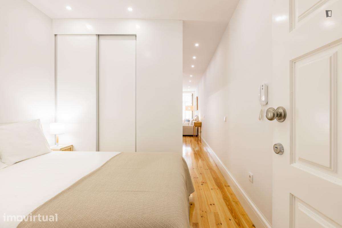Apartamento com 1 quartos - localizado em São Nicolau Porto - Grande imagem: 5/28