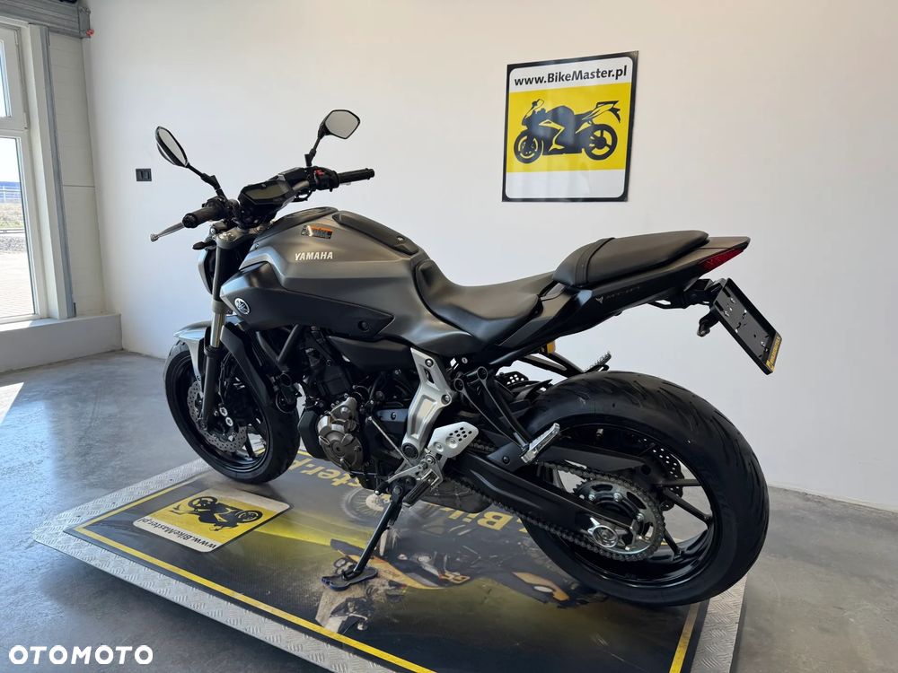 Yamaha MT - 6