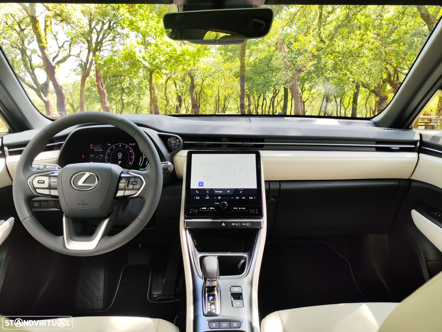 Lexus LBX Elegant - 9