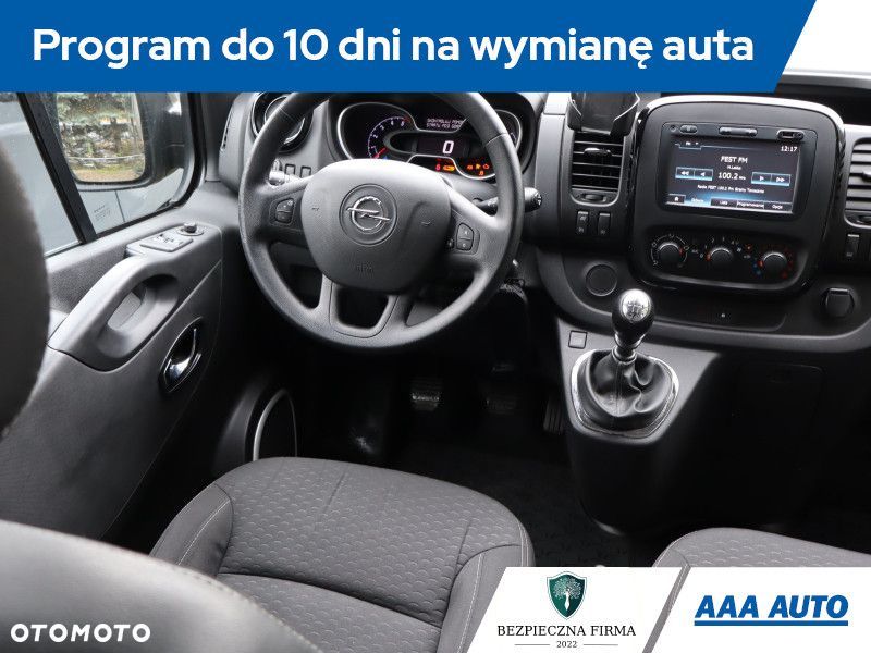 Opel Vivaro - 8