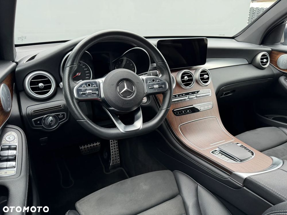 Mercedes-Benz GLC 300 4Matic 9G-TRONIC AMG Line - 12