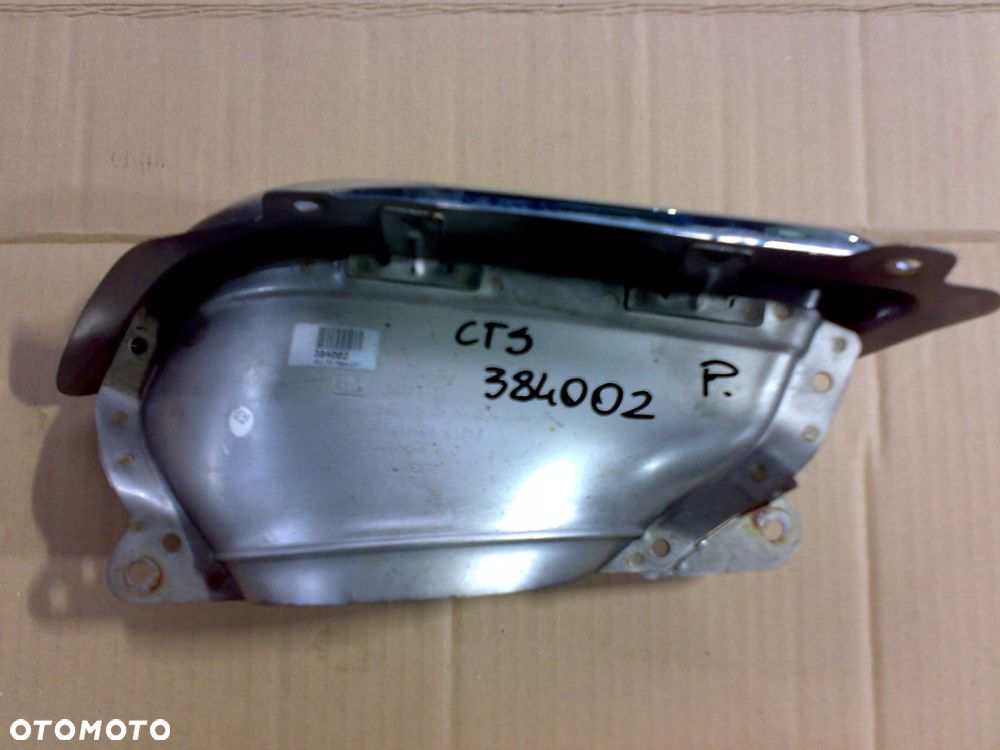 cadillac cts iii 2015 - końcówka wydechu tłumik w zderzak prawy - 2