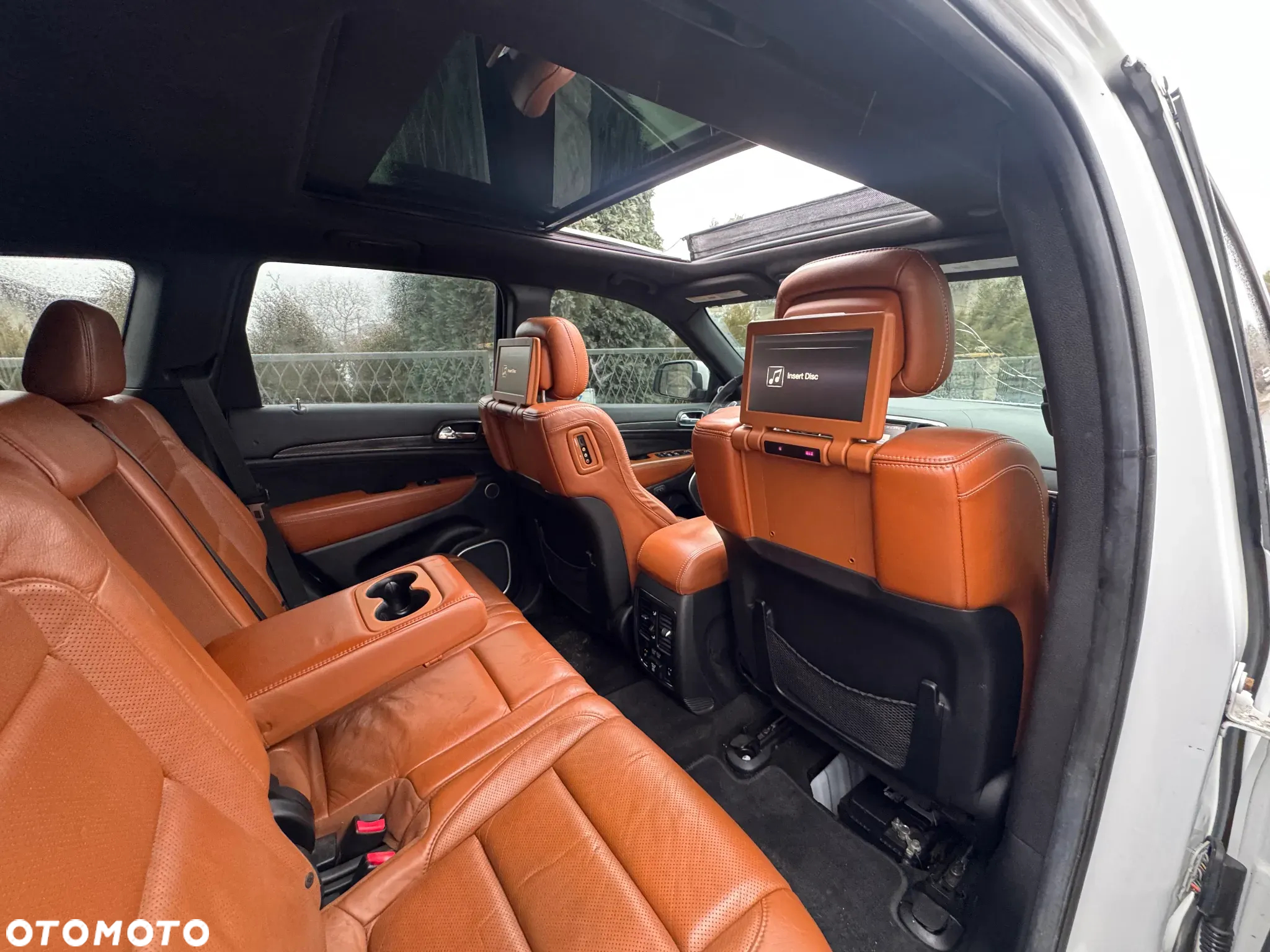 Jeep Grand Cherokee - 25