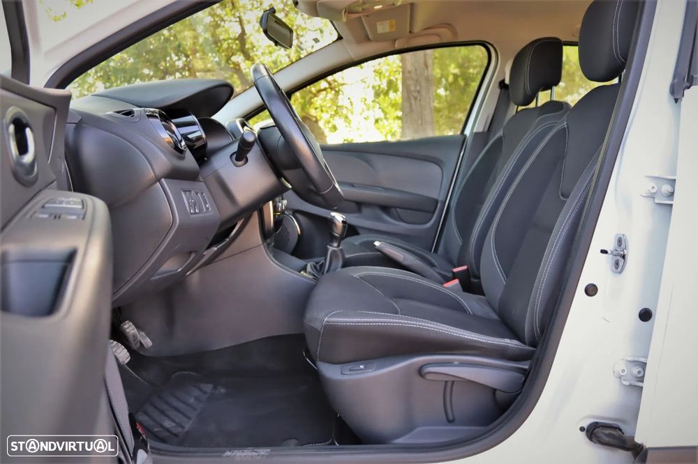 Renault Clio Sport Tourer - 10