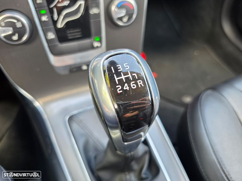 Volvo V40 D4 Summum - 12