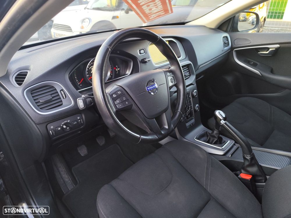 Volvo V40 1.6 D2 Momentum - 9