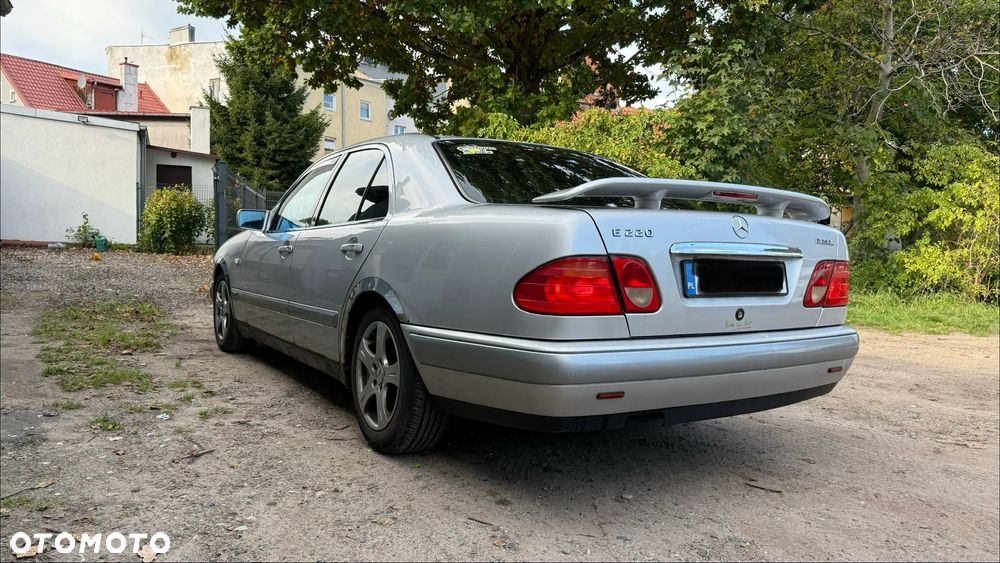 Mercedes-Benz Klasa E - 8