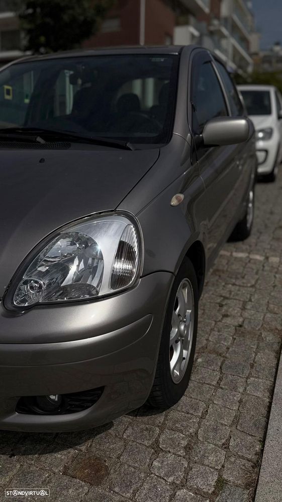 Toyota Yaris 1.0 Sol AC - 2