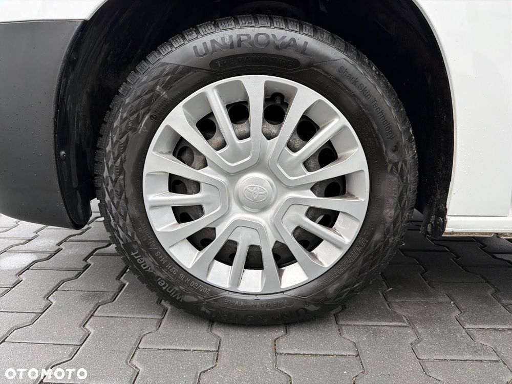 Toyota Proace City Verso 1.5 D-4D Combi - 23
