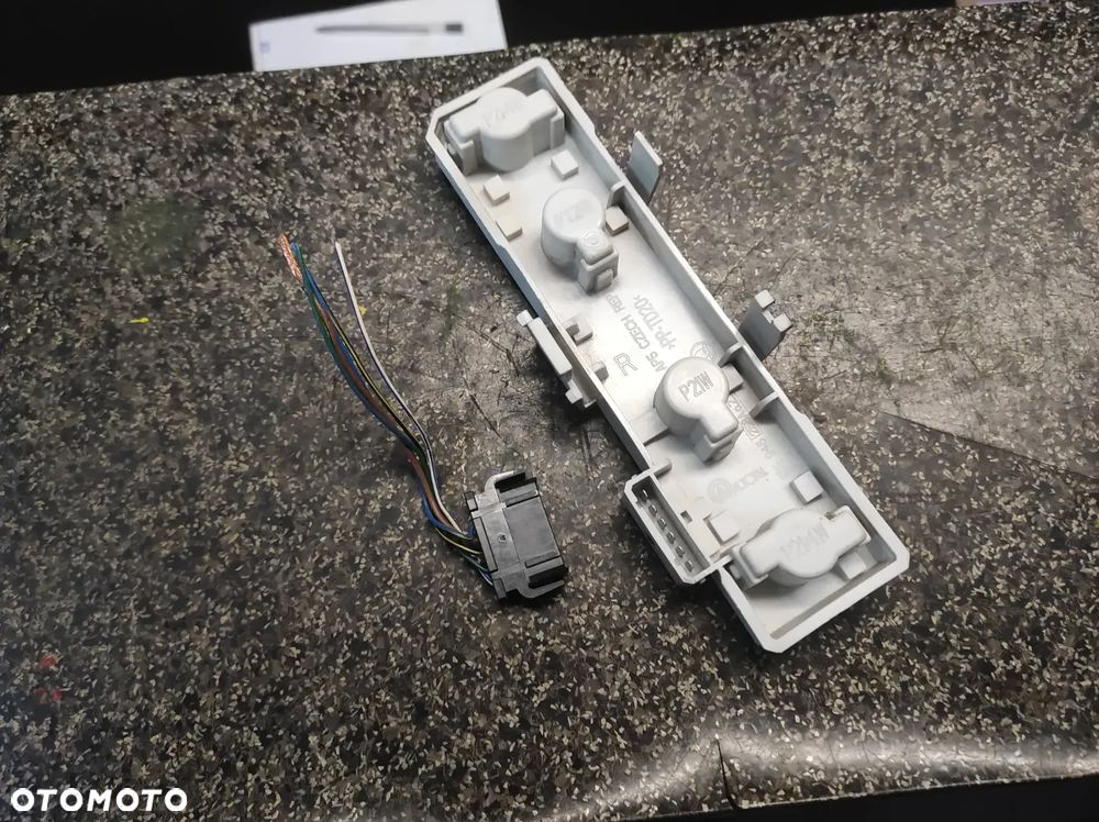 WKŁAD LAMPY TYLNEJ TYŁ PRAWY SKODA OCTAVIA 2 HB 1Z5945258A CAŁY SPRAWY WYSYŁKA !!!!!!