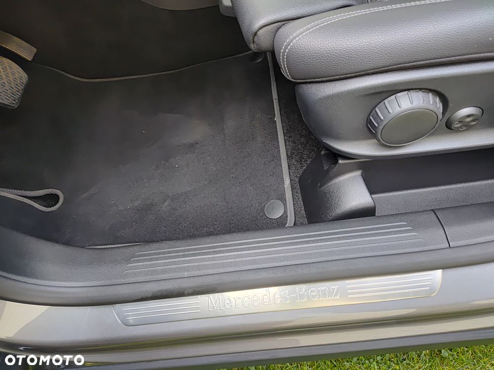 Mercedes-Benz GLA 200 - 12