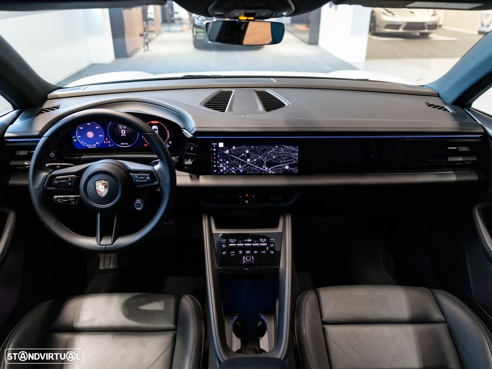 Porsche Macan Electric 4 - 23