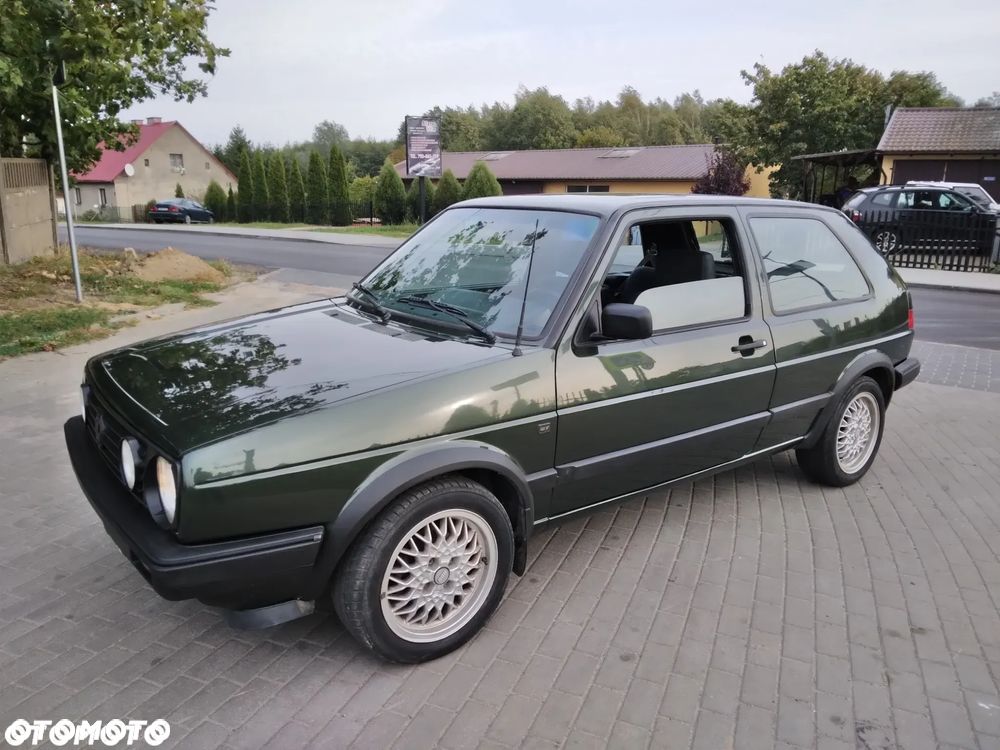 Volkswagen Golf 1.8 GT Special - 1