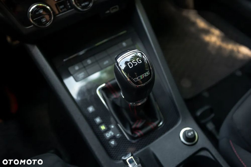Skoda Octavia 2.0 TDI 4x4 DSG RS - 29