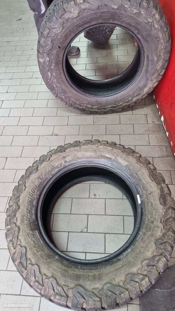 2 PNEUS 255/70/18 BFGOODRICH ALL TERRAIN T/A 117/114S K02 COM MAIS DE 90% DE PISO - 3