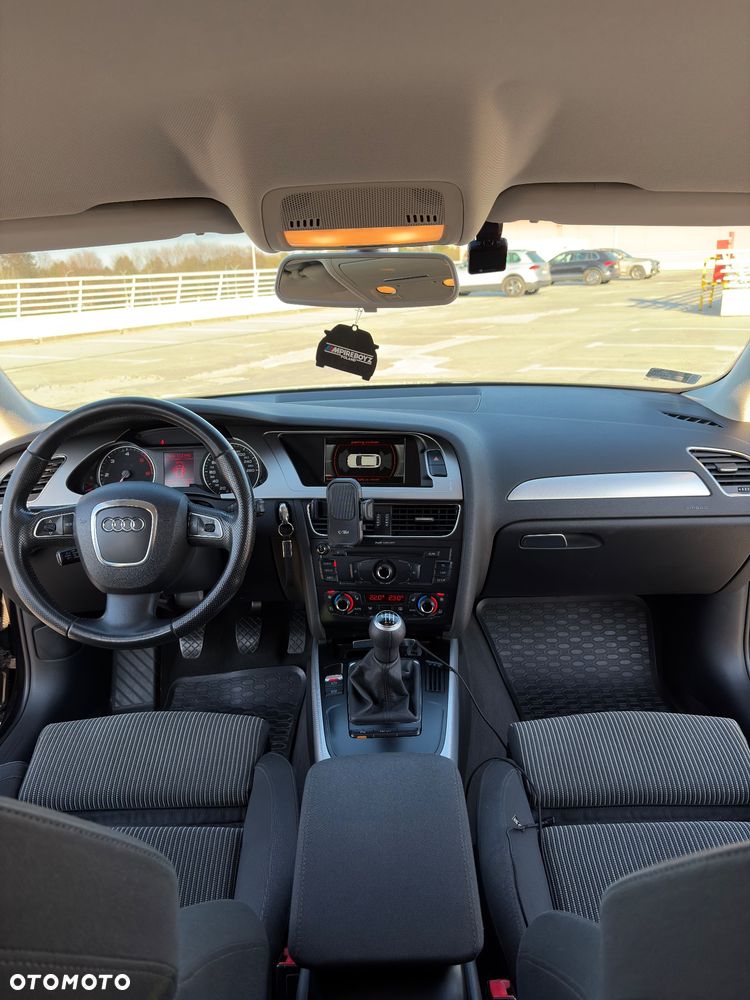 Audi A4 Avant 2.0 TDI DPF Ambiente - 15