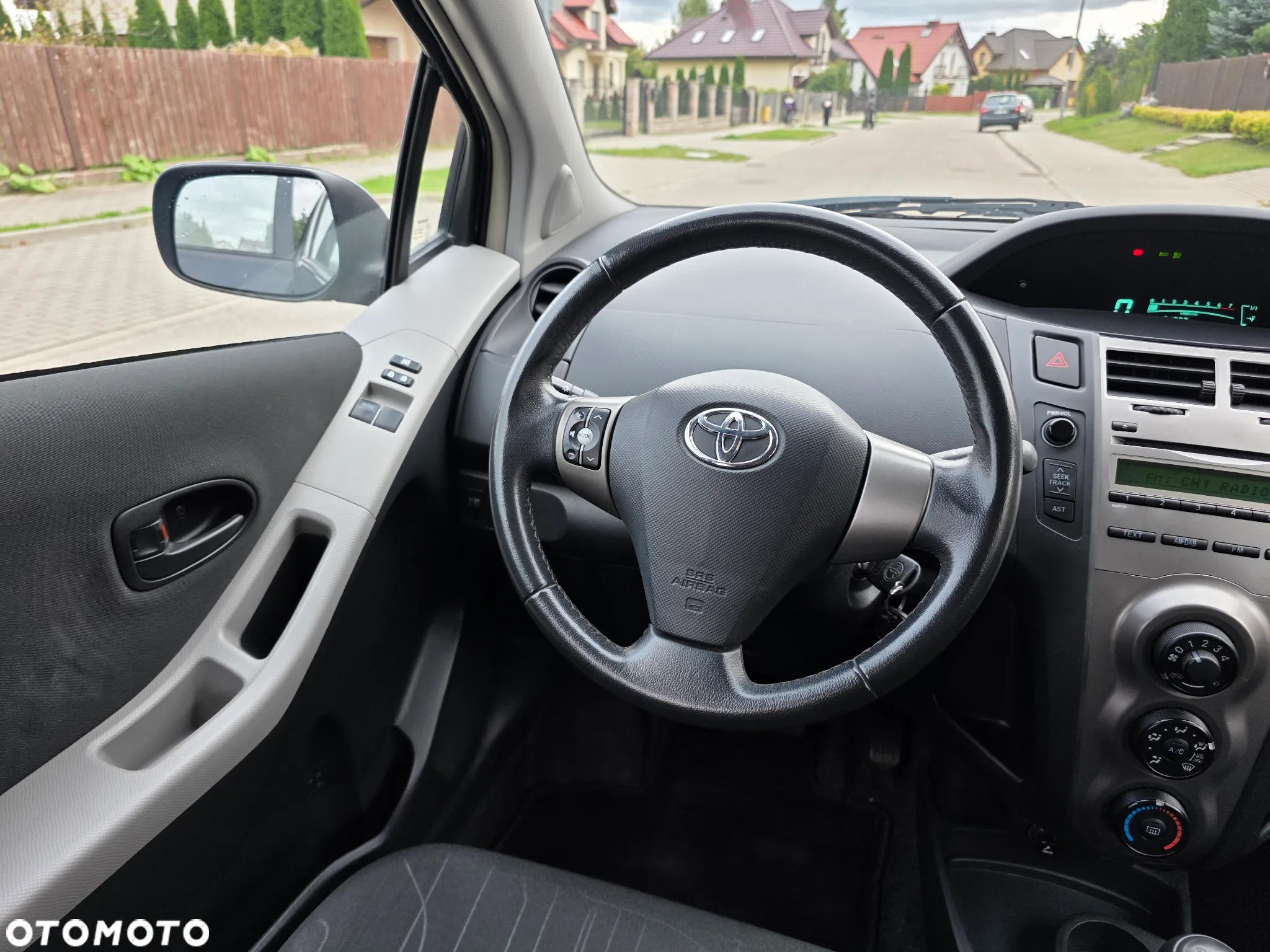 Toyota Yaris 1.33 VVT-i Life - 22