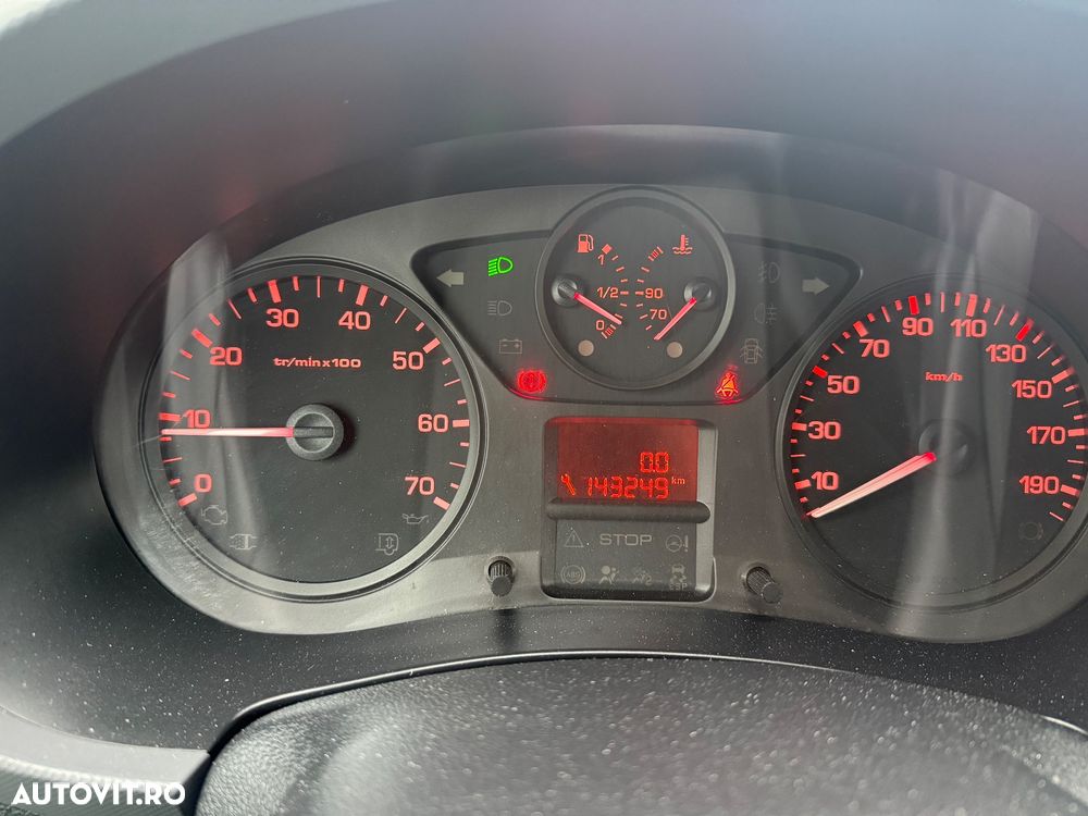 Peugeot Partner Combi 1.6 HDi 75 CP Confort FAP - 19