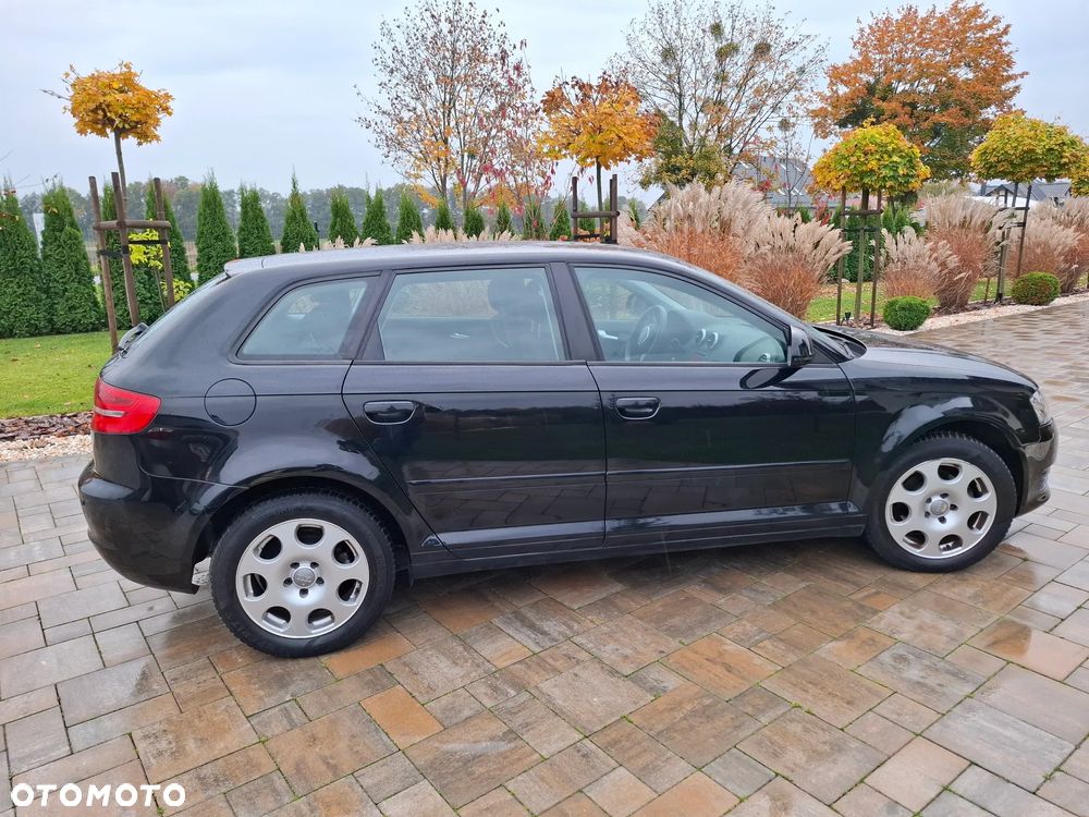 Audi A3 Sportback 1.6 Ambiente - 22