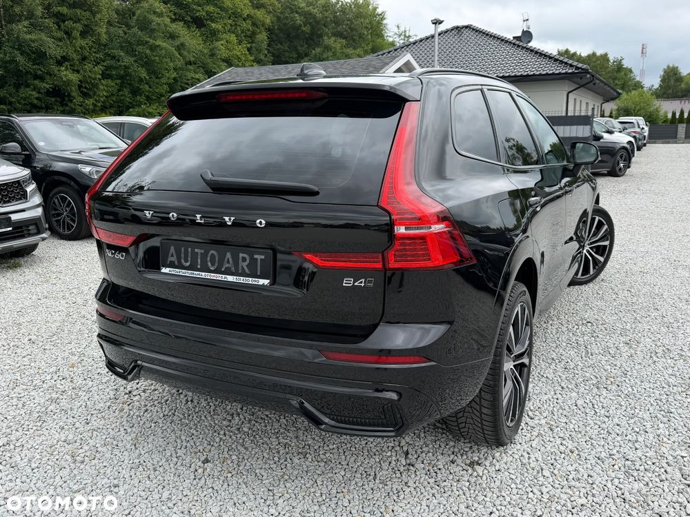 Volvo XC 60 B4 D AWD Ultimate Dark - 13