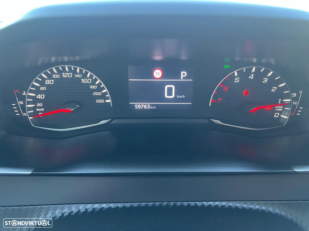 Peugeot 2008 1.2 PureTech Allure EAT8 - 3