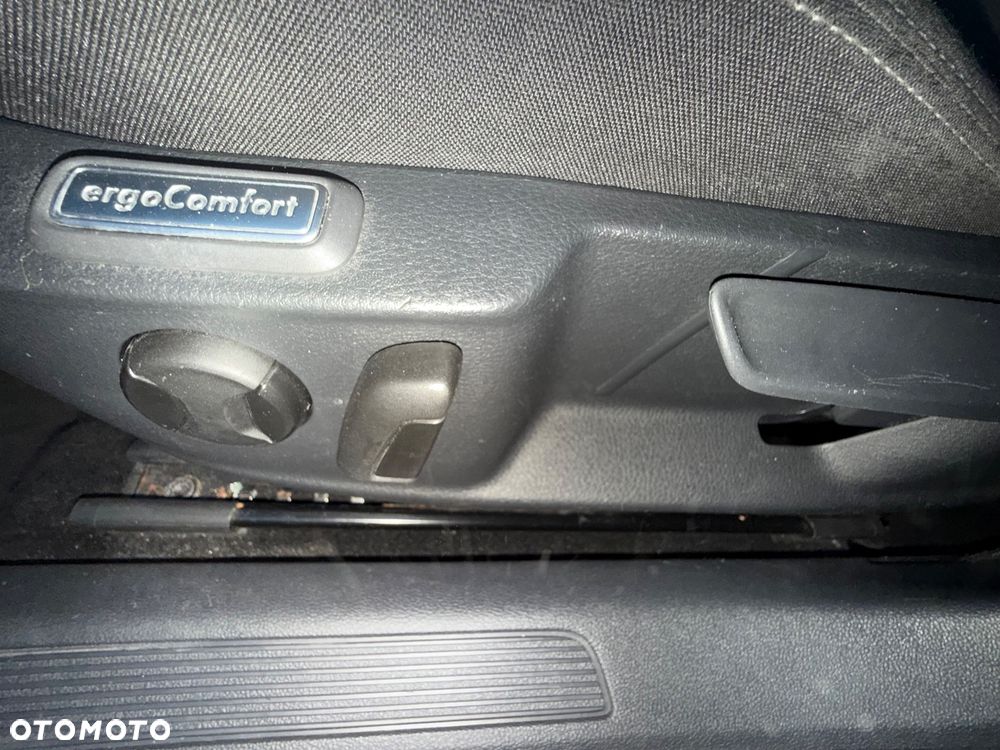 Volkswagen Passat - 8