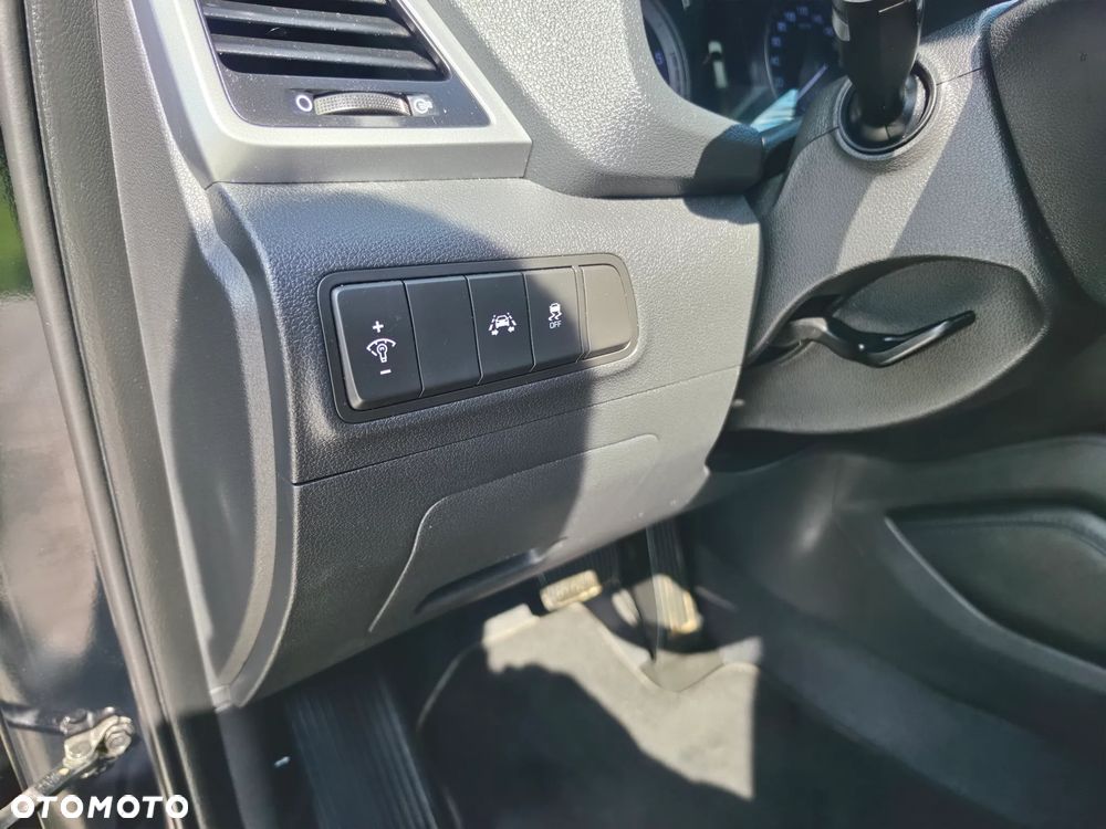 Hyundai Tucson blue 1.7 CRDi 2WD DCT Premium - 12