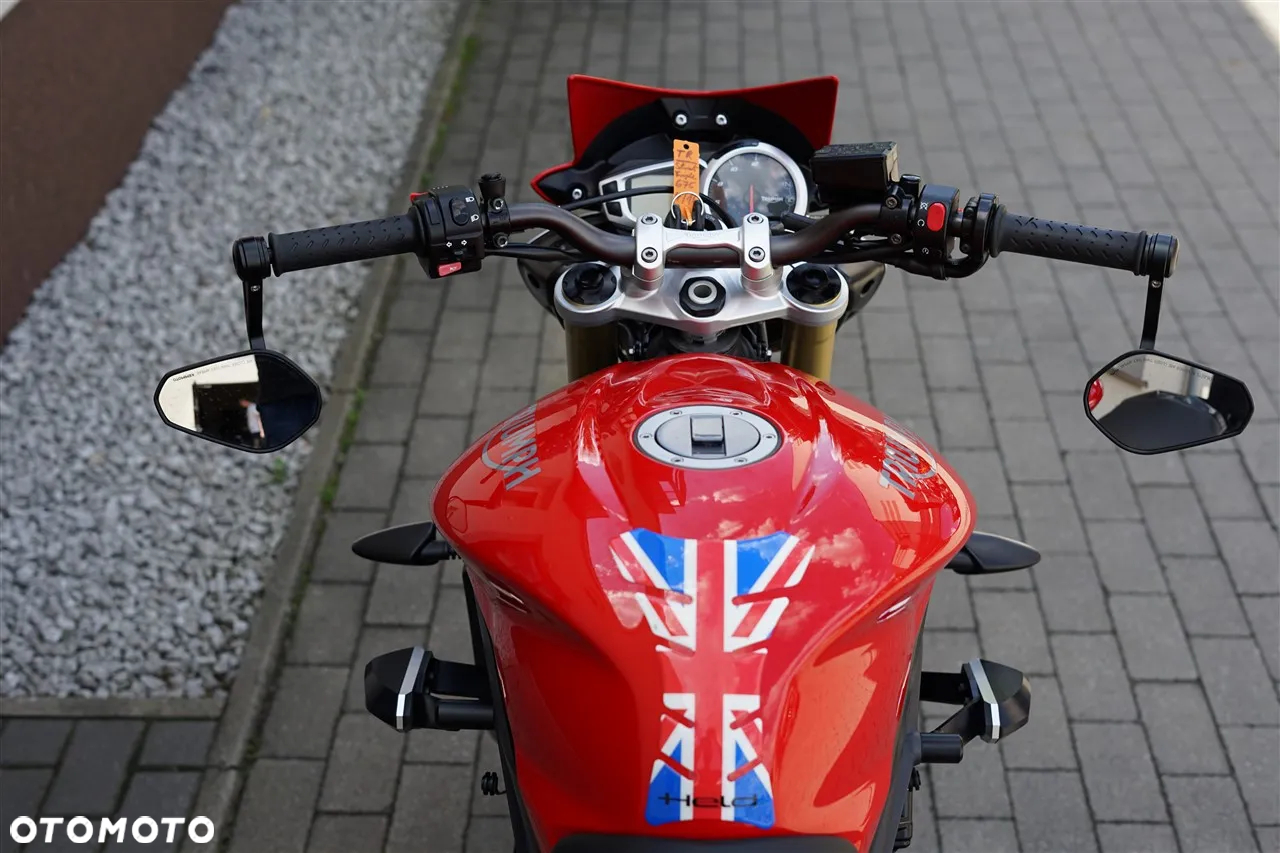 Triumph Street Triple - 15
