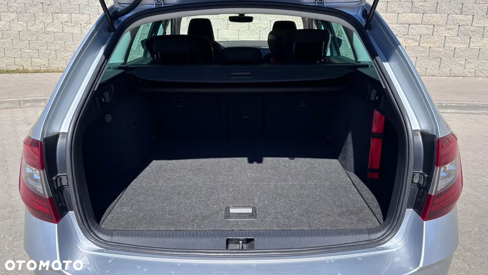 Skoda Octavia 2.0 TDI SCR Style DSG - 35