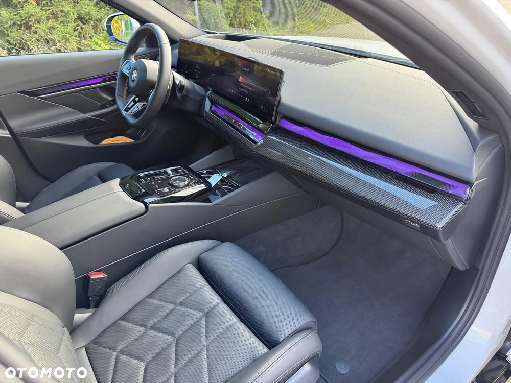 BMW Seria 5 520d xDrive Touring - 29