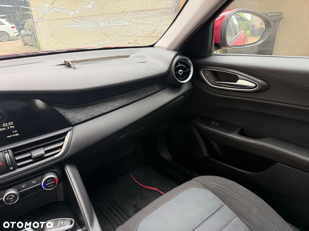 Alfa Romeo Giulia 2.2 - 32
