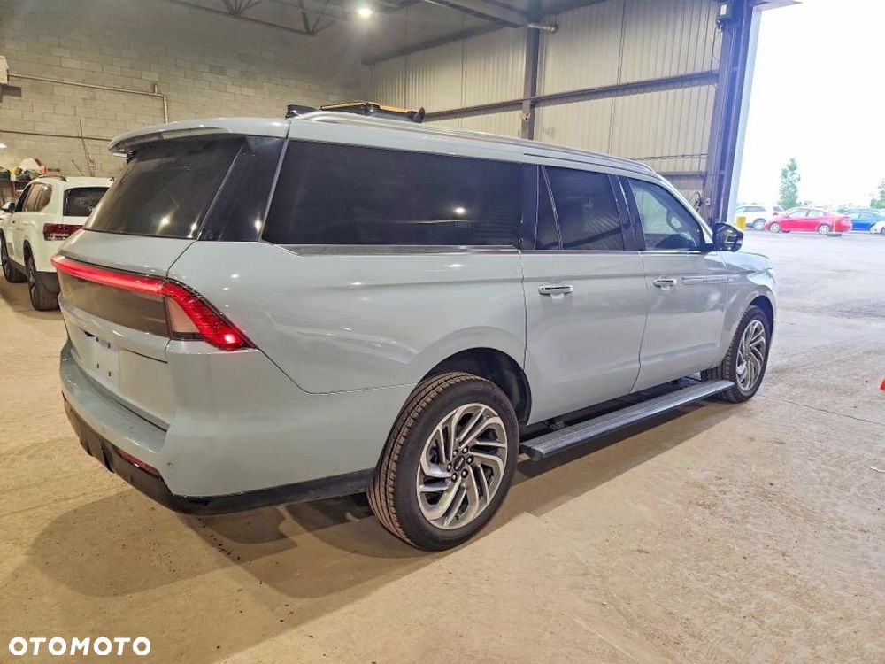 Lincoln Navigator - 5