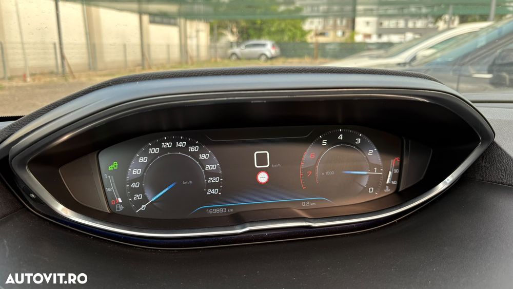 Peugeot 5008 - 13