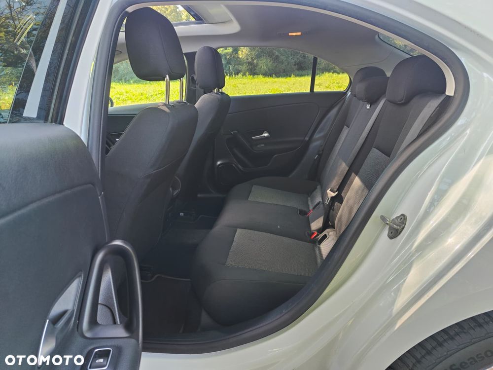 Mercedes-Benz Klasa A 180 d 8G-DCT Lim Entry - 22