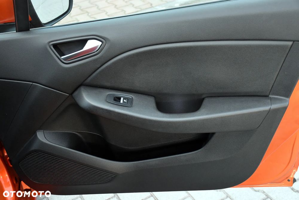 Renault Clio TCe 100 INTENS - 22