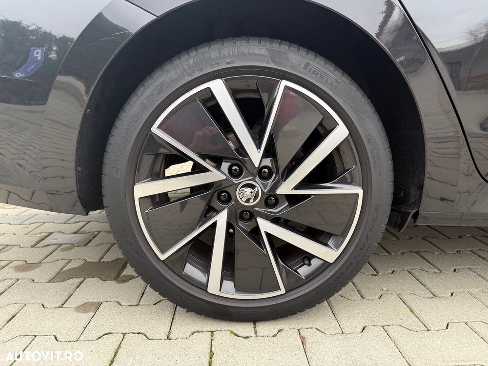 Skoda Octavia Combi 2.0 TDI DSG Premium Edition - 37