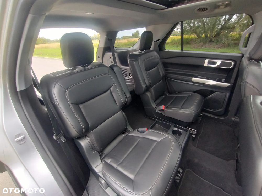 Ford Explorer - 27