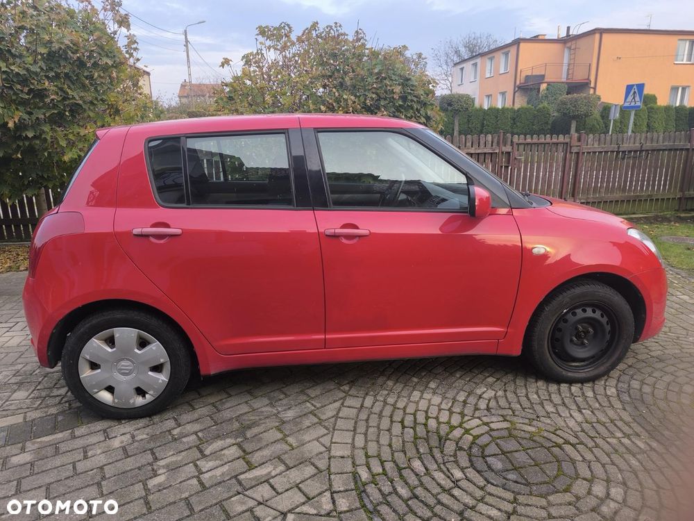 Suzuki Swift 2005 photo 3