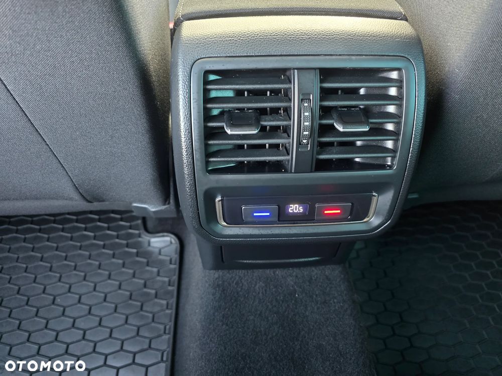 Volkswagen Passat Variant - 10