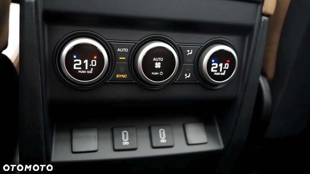 Land Rover Defender 3.0 D350 mHEV X-Dynamic HSE - 36
